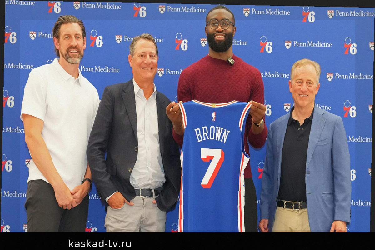Джейлен Браун бросил первый мяч на матче Phillies в трендовом видео после громкого обмена в 76ers
